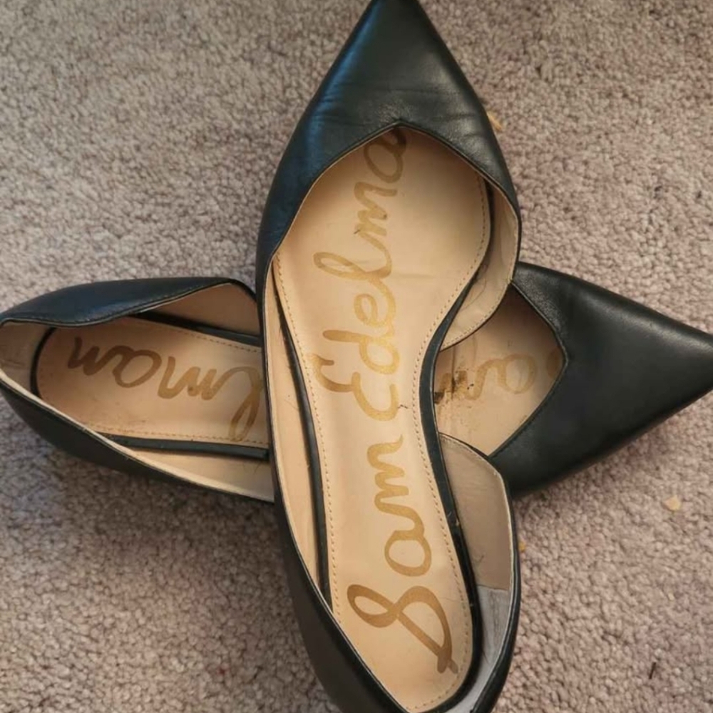 Sam Edelman Black Flats Sleek Design
